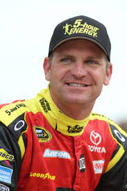 Clint Bowyer This Crush Was My Husbands Fault I Didn T Watch Nascar Until I Met Him Clint Bowyer Michael Waltrip Sports Car Racing