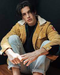 Cameron Porras On Instagram Officially Throwing My Hat Into The Ring To Play Tim Riggins In A Friday Night Lights Reboot Cameron Porras Tim Riggins Cameron