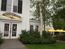 A luxury country inn located two blocks north of l.l. Harraseeket Inn Dining Room Updated Covid 19 Hours Services 19 Photos 35 Reviews Diners 162 Main St Freeport Me Restaurant Reviews Phone Number Yelp