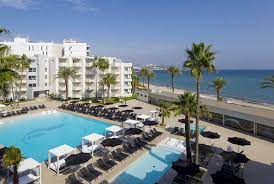 Ibiza jet apartments, official website, apartments in playa d'en bossa, the jet ibiza apartments have 2 swimming pools with sundecks and beach club. Apartments Playa D En Bossa
