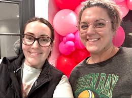 Oh. My. Goodness. Do I have the BEST news to share with you! Our team over  at Yaya's is growing and I am SO excited to announce that Erin is joining  our