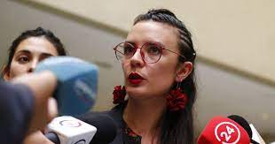 Camila vallejo, 5641 general dougher pl, sarasota, 33025 no party affiliation. Luksic Le Bajo El Perfil A Entusiasmo De Camila Vallejo
