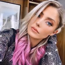 Who is He 🙄😕😐 Comment down below 👇 . . . @alexa_bliss_ww.e_  @alexa_bliss_ww.e_  #RomanReigns#RomanEmpire#Sethrollins#Deanambrose#Braunstrowman#TheRock#Brocklesnar#Tripleh#Randyorton#Undertaker#Johncena#Danielbryan#Paige#Nikkibella#RondaRousey#Wwe  ...