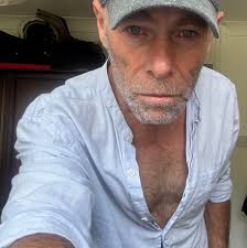 Does anyone know how to get very early to the airport in Santiago? Buses  don't seem to go earlier then 6 o clock and I don't wanna spend 50 euros