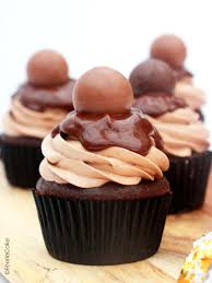 Vous cherchez des recettes pour glaçage chocolat pour cupcake ? Cupcakes Chocolat Lindor Feerie Cake