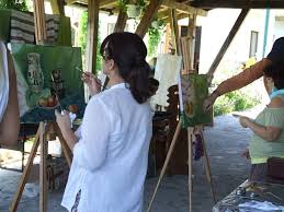 Foarte frig in camere, am ajuns in situatia de a ne acoperi cu tot ce am gasit prin camere pentru a. TabÄra De PicturÄ Hobby Art La Pensiunea Conacul Dintre Rauri Adela Parvu Interior Design Blogger