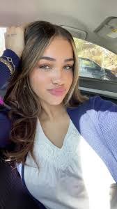 Amy Robidoux's Instagram, Twitter & Facebook