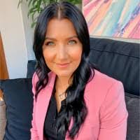 Marcie Bennett's Instagram, Twitter & Facebook