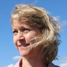 Cindy Hurst's Instagram, Twitter & Facebook