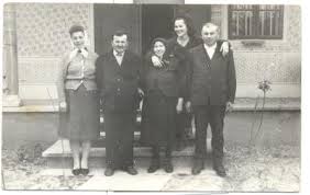 Maybe you would like to learn more about one of these? Magyar Nemzeti Digitalis Archivum Lovasz Csalad Hidas 1965
