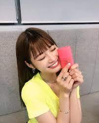 生見愛瑠 保湿もできてむくみも取れるって最高じゃん バッグに入れて暇なとき使えるから良き かっさクリーム plaza 小顔マッサージ アガリズム merunukumi 生見愛瑠 merunukumi nukumimeru pla 女性アイドル モデル 愛