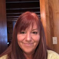 Who is the woman delivering food to homeless people in Richfield, MN?