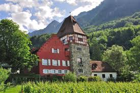 26+ nett vorrat herne wanne tierheim : Rotes Haus Im Alten Bezirk Von Vaduz Liechtenstein Redaktionelles Foto Bild Von Architektur Vaduz 28266951