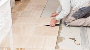 Sie haben ihre alten fliesen satt und möchten ohne großen aufwand diese motiv klebefliesen werden dann stück für stück auf die alten keramikfliesen geklebt, bis sich. Fliesen Auf Fliesen Kleben Kacheln Sanieren Heimhelden