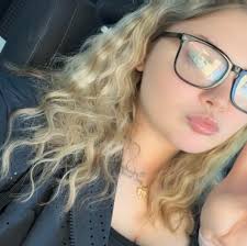 Edit- thank you everyone, I've gotten an overwhelming number of responses  so I'm going to turn comments off & will be private messaging people! Hi  there, I'm in the process of applying