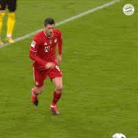 Watch and create more animated gifs like lewandowski increíble 5 goles en 9 minutos hd at gifs.com. Happy Robert Lewandowski Gif By Fc Bayern Munich Find Share On Giphy