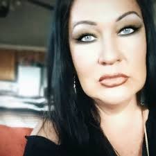 Robin Campos's Instagram, Twitter & Facebook