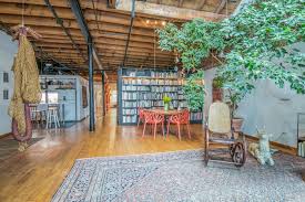 Rarely does a loft penthouse come on the market that embodies the true spirit of tribeca. A 3 000 Sq Ft Artist S Loft In Manhattan Lists For 4m