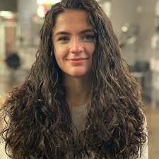 Joann Good luck in law school 🖋📚 Seton Hall #curlyhair #longhair  #paulmitchellpro #emilianimetro @paulmitchellpro @emilianimetro  #curlyhairspecialist #lovewhatido