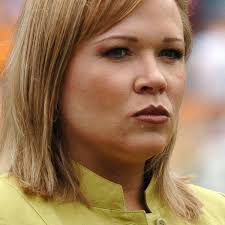 ESPN's Holly Rowe inundated with support during bout with cancer