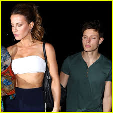 She had a daughter named lily with actor michael sheen in 1999. Kate Beckinsale Is Hanging Out With Matt Rife Again Kate Beckinsale Markus Molinari Matt Rife Just Jared