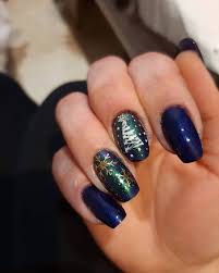 Here is everything you need to know about getting acrylic nails, from how acrylic nails are applied. Updated 50 Festive Christmas Nails December 2020