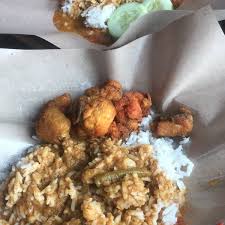 Nasi berlauk adalah juadah yang terkenal di kelantan selain nasi kerabu dan nasi dagang. Nasi Kak Wok Cyberjaya 24 Tips From 1610 Visitors