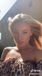 Daisy Keech Lookalikes