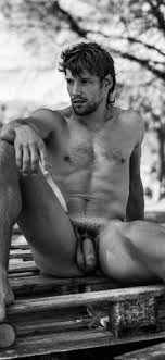 5.500 Fotos De Homens Pelados Mostrando O Pênis Grande E Grosso - Volumes  Famosos Nus