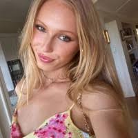 Jennifer Wittmann's Instagram, Twitter & Facebook