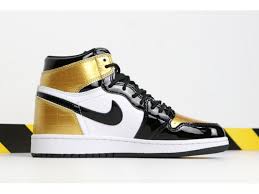 Air Jordan 1 Retro High Og Black And Gold Women S Air Jordan 1 Retro High Og Black Gold 575441 999 For Air Jordans Jordan 1 Retro High Jordans