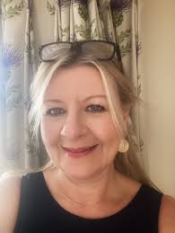 Have a great Saturday, from me in Essex England 🏴󠁧󠁢󠁥󠁮󠁧󠁿. I'm a  clinical hypnotherapist here , love psychology and the human mind and  helping heal people. What do you like doing?