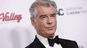 Pierce Brosnan draagt Aaron Taylor-Johnson aan als nieuwe 007
