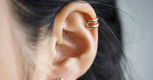 dein piercing ist ein echter hingucker wenn es sich aber entzundet wird es schnell zum echten argernis du hast schmerzen piercing ohrklemme tragus piercings