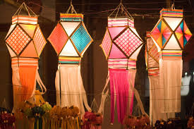 Why not make this even more special by decorating diyas at home? Easy Ways To Hang Decorations For Diwali Beyond
