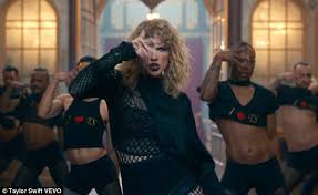 Taylor Swift Look What You Made Me Do Dance Taylor Swift Is Now Selling Shirts Just Like That Tom Hiddleston Tank Taylor Swift Concert Taylor Swift Taylor Swift Funny