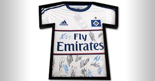 Hier kommt das brandneue und offizielle adidas hamburger sv herren auswärts trikot 2019/20 und mit ihm ein. Vom Hamburger Sv Gerahmtes Trikot Mit 27 Unterschriften
