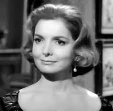 Elizabeth Sellars's Instagram, Twitter & Facebook