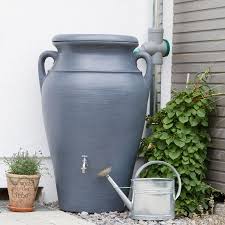 Pin Von Adina Sinanovic Auf Kitchen Garden In 2020 Regentonne Amphore Regenwassertonne