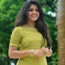 Aparna Balamurali Biography Age Movies Wiki Marriage Family Photos Aparna kishok balamurali (born 11 september 1995) is an indian film actress and playback singer who works predominantly in malayalam cinema and tamil films. aparna balamurali biography age