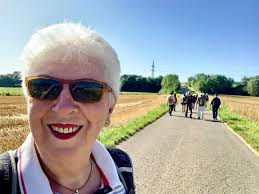 Natur-a Geschichtsfrënn Munneref, gefouert Véierhäremaark Ronn-Wanderung am  Zouftger Bësch, mat super Erklärungen vum Jerry Grün De Kaaschtel 😀👍  Flotten Ofschloss am Le Bistrot Am Fräschepull 😊👍