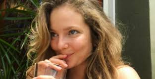 Enikő mihalik (born 11 may 1987) is a hungarian model who rose to prominence after placing 4th in the elite model look 2002. Kitol Orokolte Szepseget Ime Mihalik Eniko Anyukaja