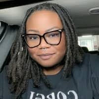 Kendra Wallen's Instagram, Twitter & Facebook