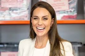 Princess Catherine meets lucky sailors from HMS Glasgow as ship nears  completion at Govan