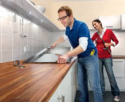 Finde günstige arbeitsplatten für die küche für lange einsätze. Anleitung Fur Heimwerker Arbeitsplatte Einbauen Bauen De