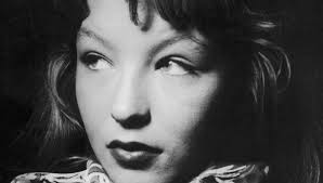 La belle enfant de la balle : épisode 1/5 du podcast Marina Vlady : deux ou  trois choses qu'on ne savait pas d'elle