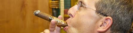 Ce manuscrit rédigé par l'inventeur entre 1506 et 1510 rassemble des notes scientifiques et des schémas, concernant l'hydraulique, l'astronomie ou la géologie. Le Cigare Le Plus Cher Du Monde Est Americain