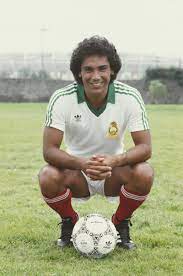 This 87 rated hugo has a composure upgrade from last year. Was Macht Hugo Sanchez Heute Mannersache