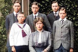 The six children of King George V and Queen Mary, circa 1916. L-R Prince  Albert, Prince John, Prince Edward, Princess Mary, Prince Henry and Prince  George.