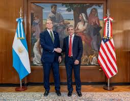El Secretario del Tesoro de EEUU se reunió con Milei y expresó el “pleno apoyo a las audaces medidas económicas” - Infobae